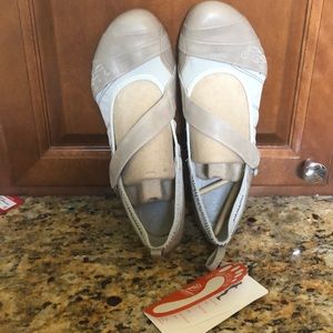 Merrill Barefoot size 9